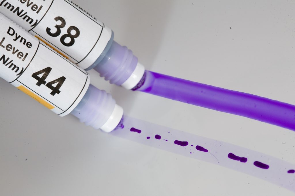 Plasma treatment kit includes Dyne Testing Dyne Test Pens